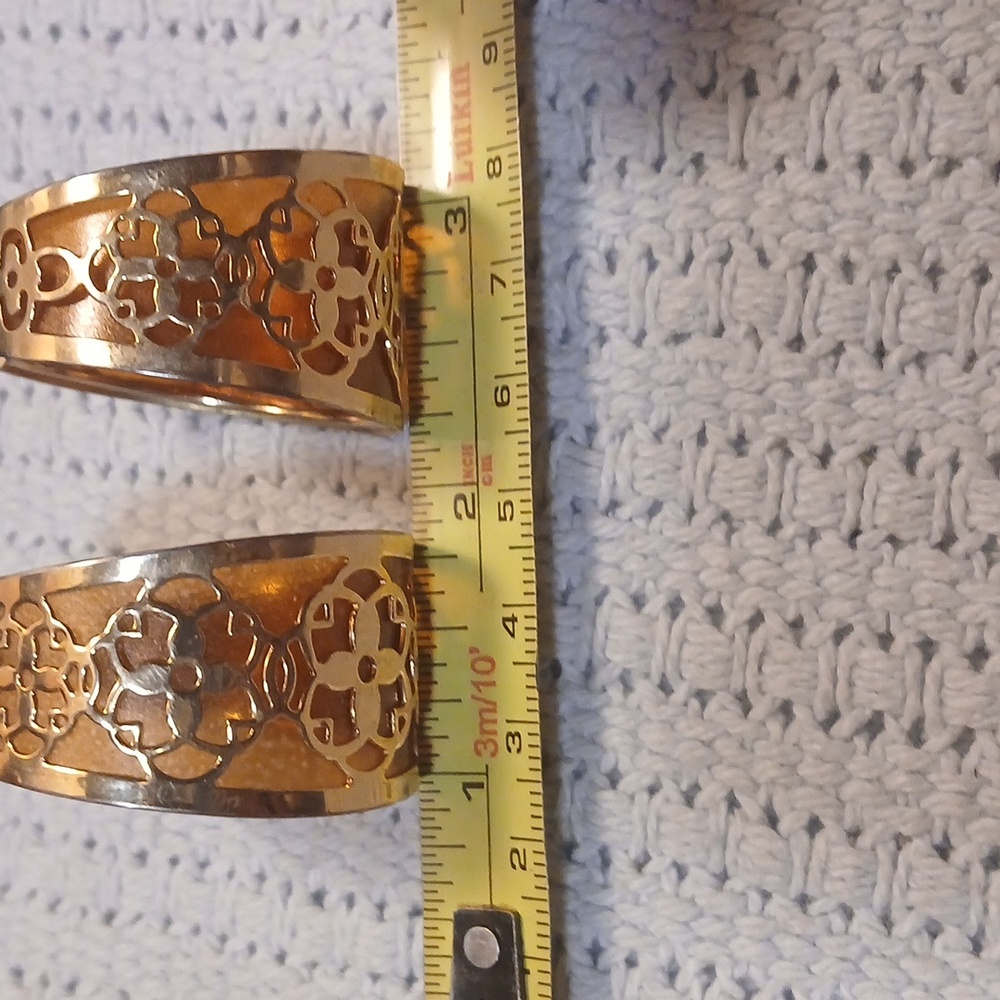 Elegant Gold CUT-OUT Hoop Earrings - Picture 8 of 11